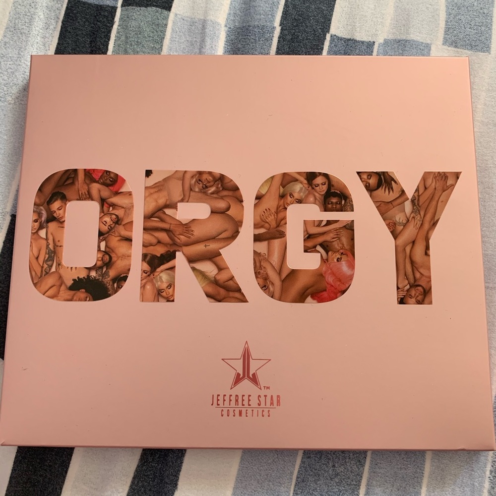 I received two of the same Palette by mistake.